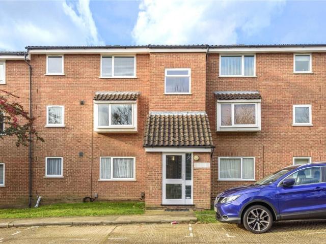 Flat for sale in Ickenham, Ickenham