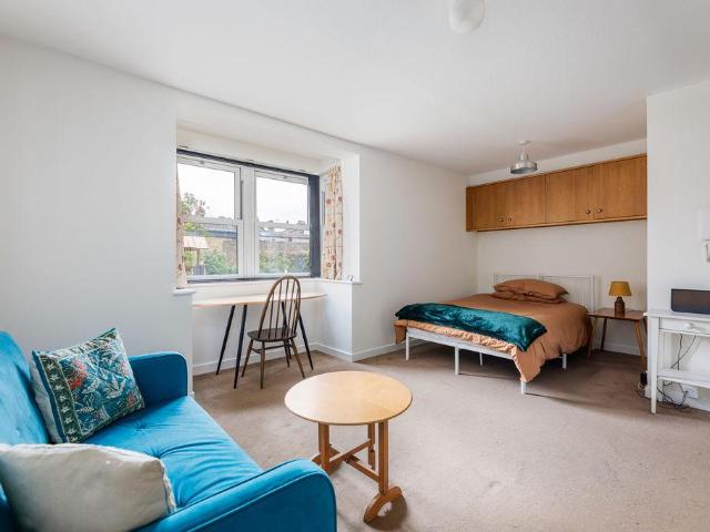 Flat for sale in Greater London