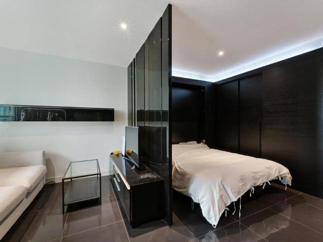 Flat for sale in Isle Of Dogs, Greater London
