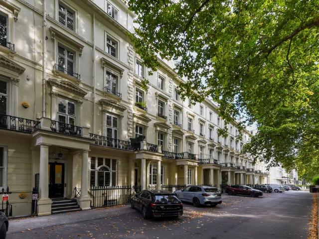 Flat for sale in City of Westminster, Greater London