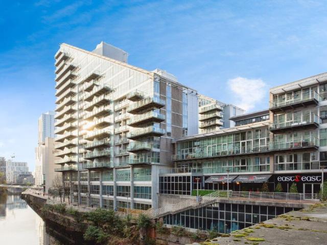 Flat for sale in City Centre, Salford