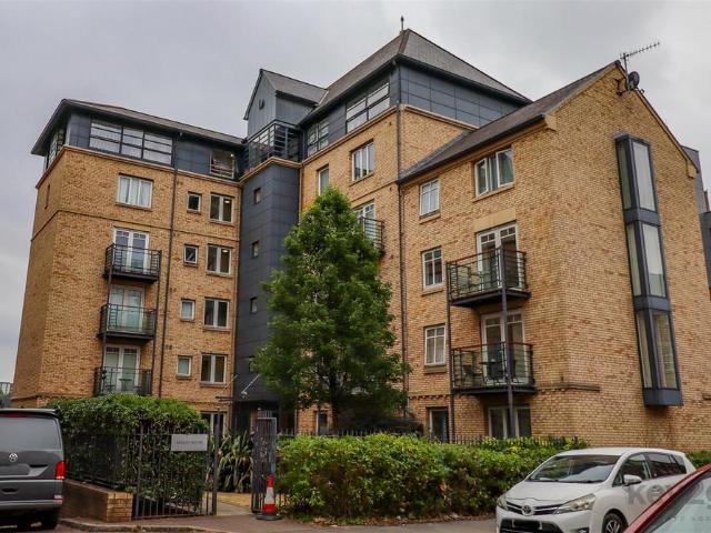 Flat for sale in Upperthorpe, South Yorkshire