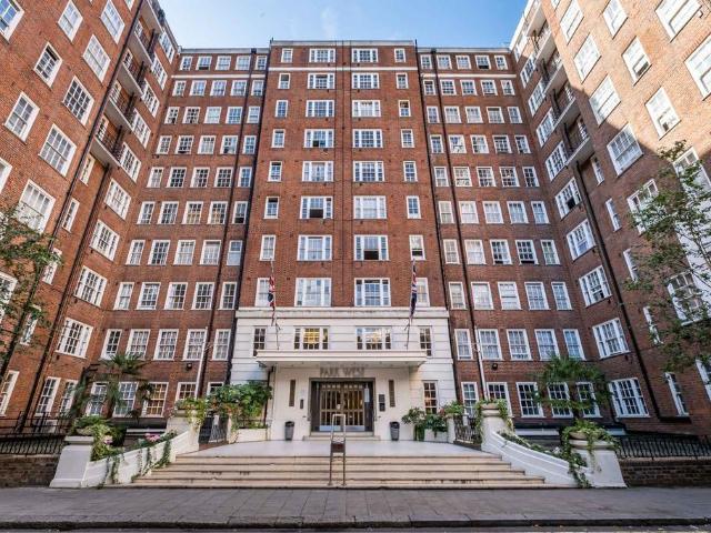 Flat for sale in City of Westminster, Greater London