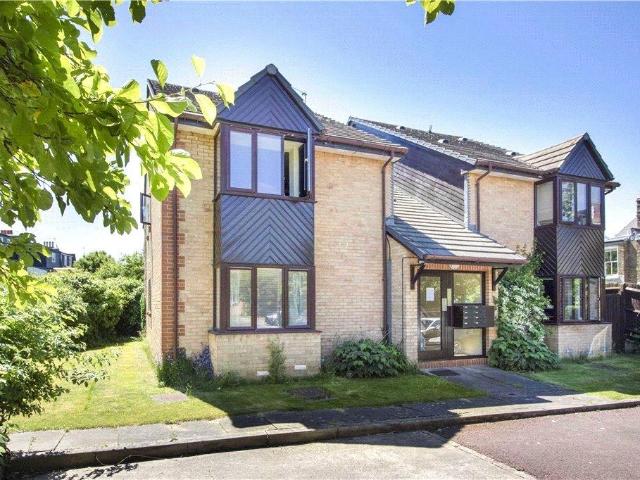 Flat for sale in London Borough of Ealing, Greater London