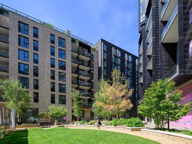 Flat for sale in Finsbury, Greater London