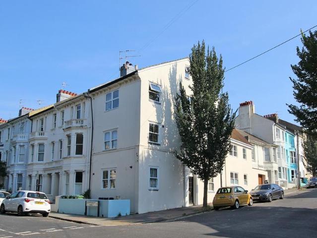 Flat for sale in Hanover & Queen's Park, Brighton