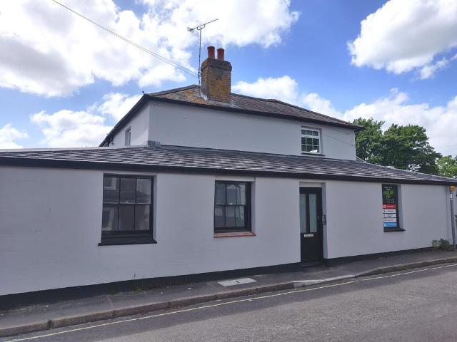 Flat for sale in Barton Stacey, Hampshire