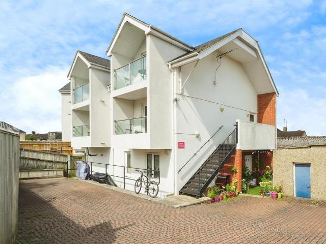 Flat for sale in New Marston, The Slade