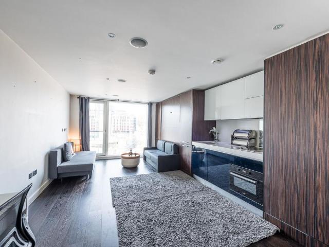 Flat for sale in Pimlico, Greater London