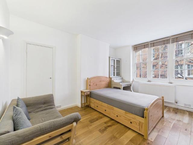 Flat for sale in Greater London