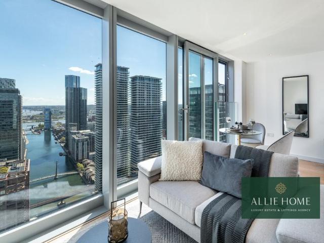 Flat for sale in Canary Wharf, Greater London