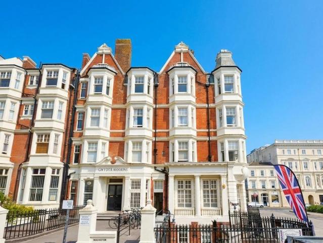 Flat for sale in Brunswick
