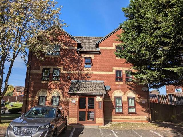 Flat for sale in Kitts Green, Birmingham