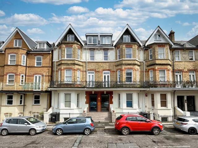 Flat for sale in West Cliff, Bournemouth