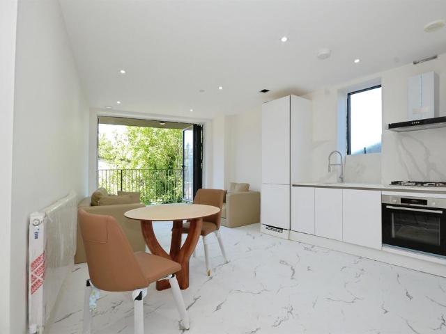 Flat for sale in Wealdstone, Greater London