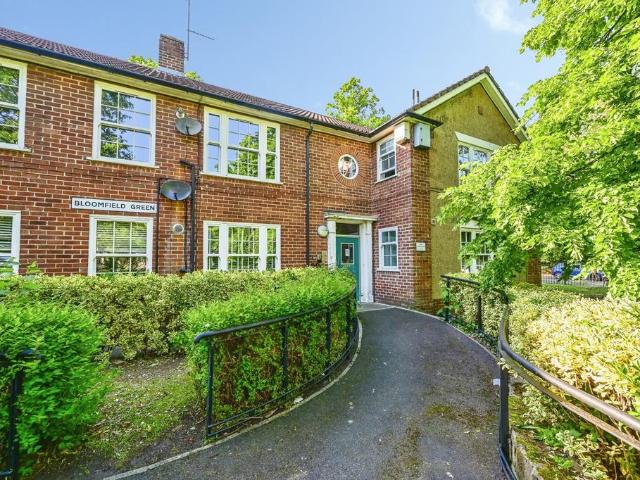 Flat for sale in Calderstones