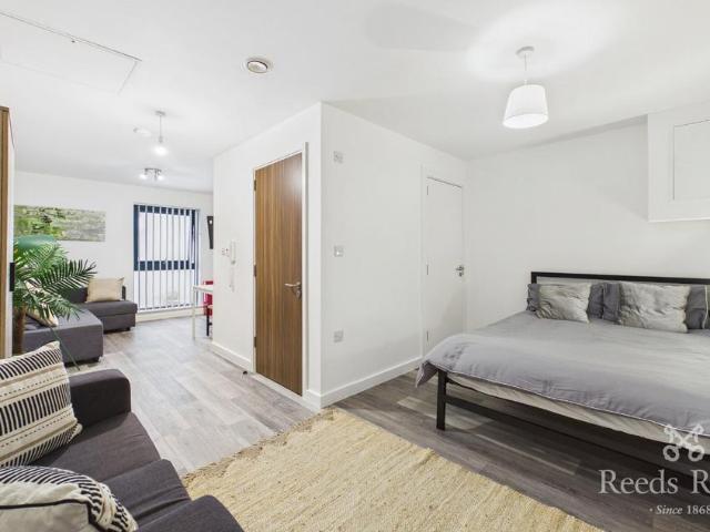 Flat for sale in Ropewalks, Calderstones