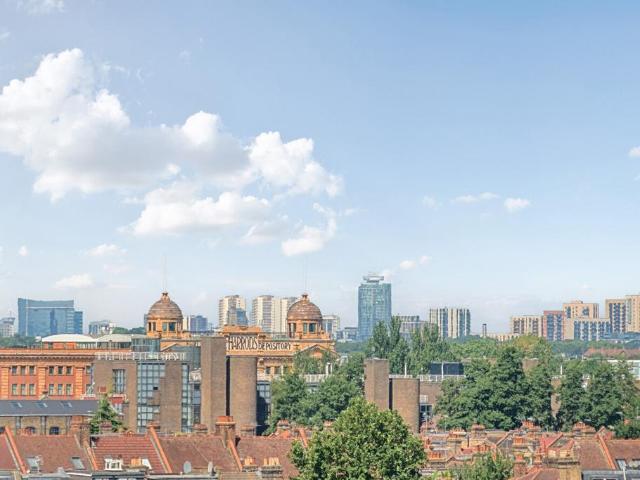 Flat for sale in West Kensington, Greater London