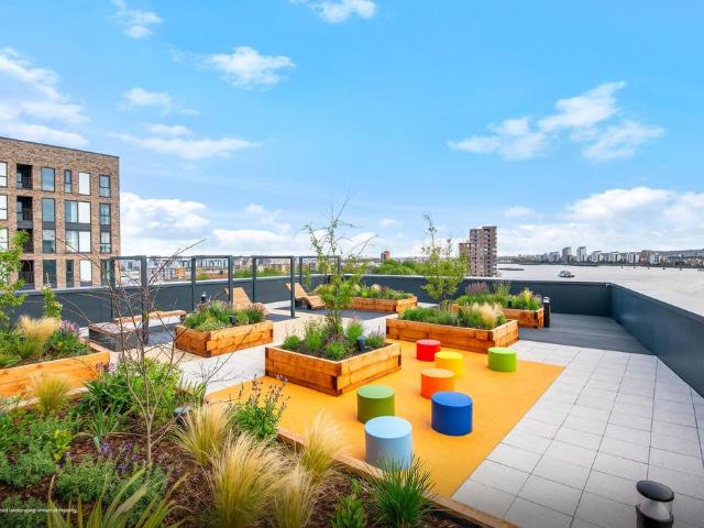 Flat for sale in North Woolwich, Greater London
