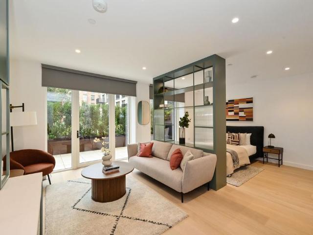 Flat for sale in Brent Cross, Greater London
