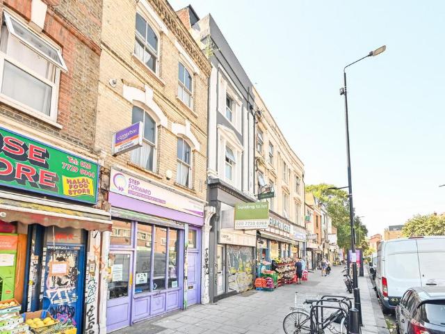 Flat for sale in Whitechapel, Greater London