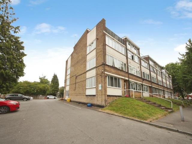 Flat for sale in Lewsey Farm, Luton