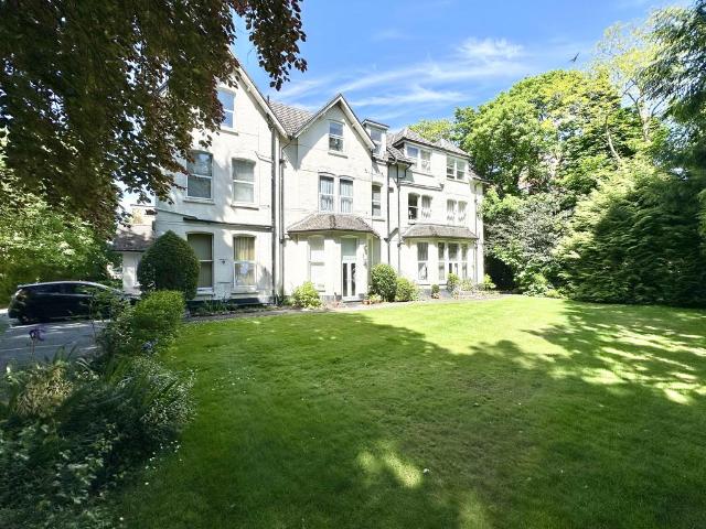 Flat for sale in Springbourne, Bournemouth