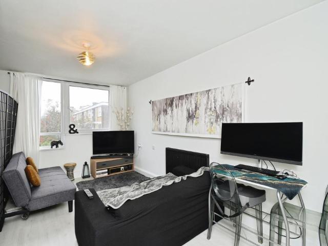Flat for sale in Poplar Grove, Isle Of Man