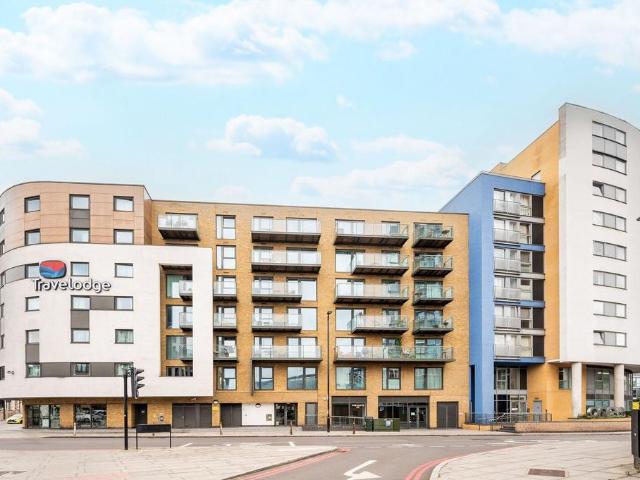 Flat for sale in Greater London