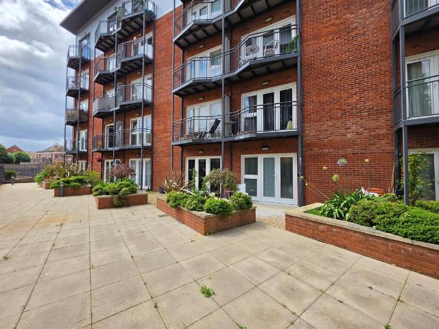 Flat for sale in Watergate, Devon