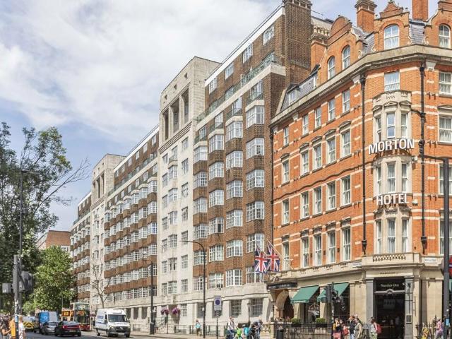 Flat for sale in Saint Pancras, Greater London
