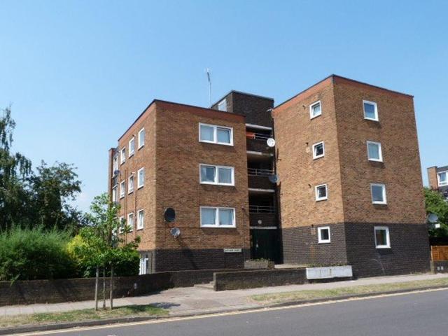 Flat for sale in Hatfield, Fretherne