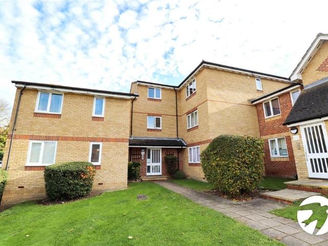 Flat for sale in Lessness Heath, Greater London