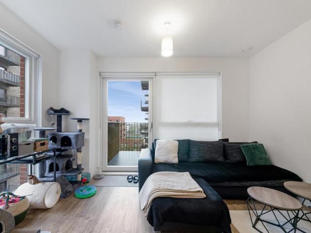 Flat for sale in Plashet, Greater London