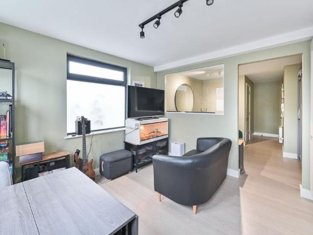 Flat for sale in London Borough of Croydon, Greater London