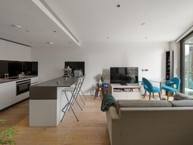 Flat for sale in Nine Elms, Greater London