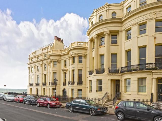 Flat for sale in Brunswick
