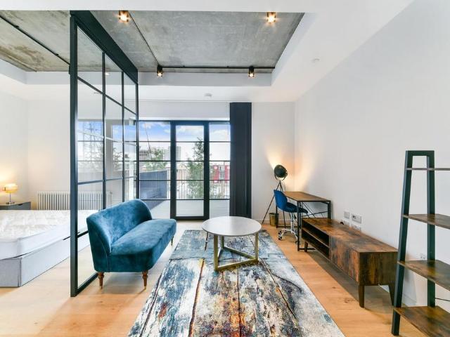 Flat for sale in Goodluck Hope, Blackwall