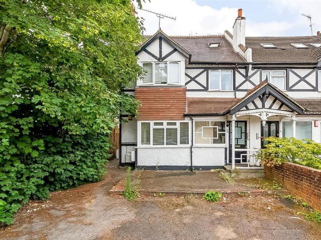 Flat for sale in London Borough of Croydon, Purley