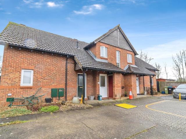 Flat for sale in Fenny Stratford, Milton Keynes