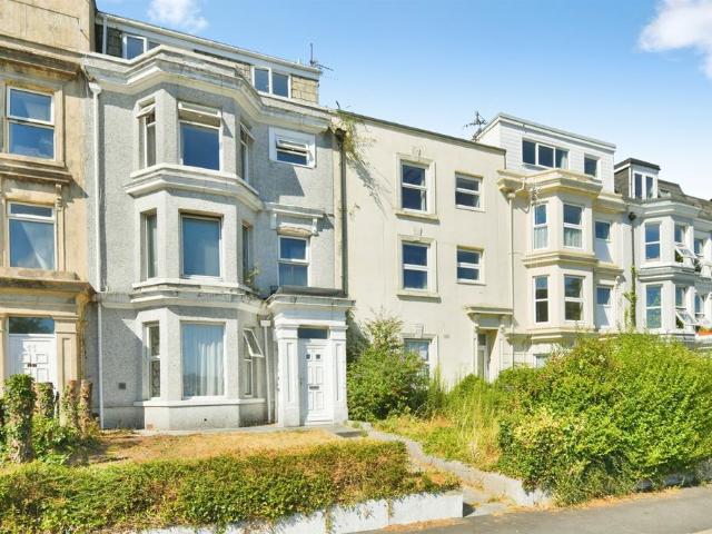 Flat for sale in Mount Wise