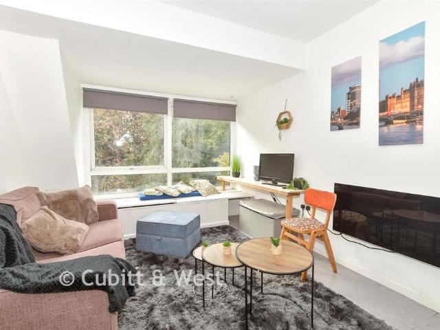 Flat for sale in South Park, Red Hill