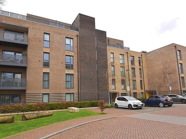 Flat for sale in Highams Park, Greater London