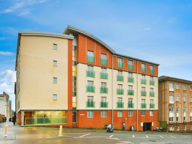 Flat for sale in Greenbank, Mount Wise