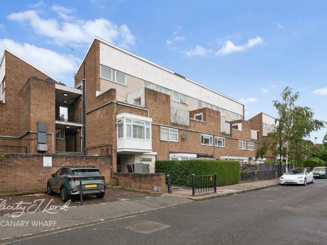 Flat for sale in Isle Of Dogs, Greater London