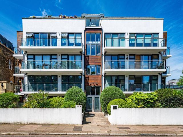 Flat for sale in Holloway, Lower Holloway