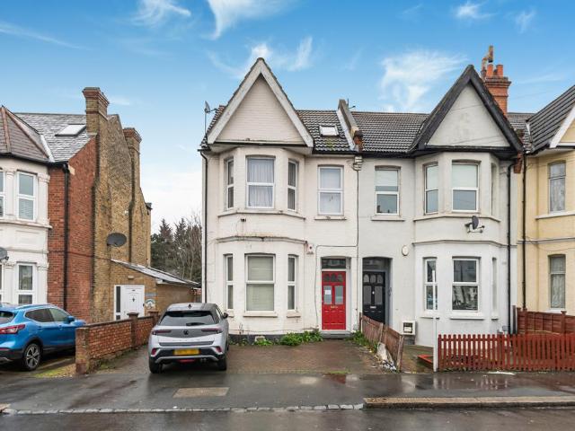 Flat for sale in London Borough of Croydon, Thornton Heath