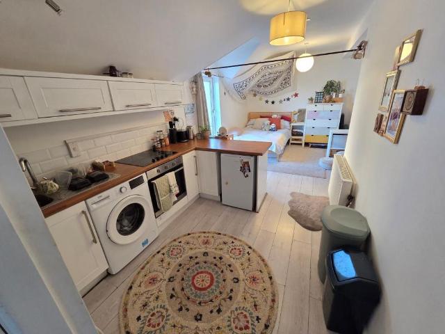 Flat for sale in West Cliff, Isle Of Man