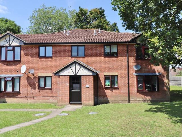 Flat for sale in Hedge End, Helford