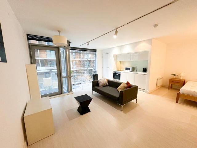Flat for sale in Holbeck, West Yorkshire